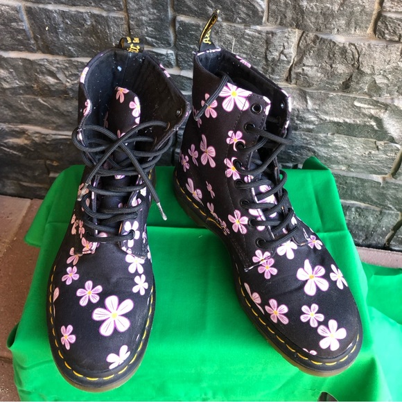 🌸 Dr. Marten PAGE Meadow size 8 US 🌸 nice condition! - Picture 6 of 8